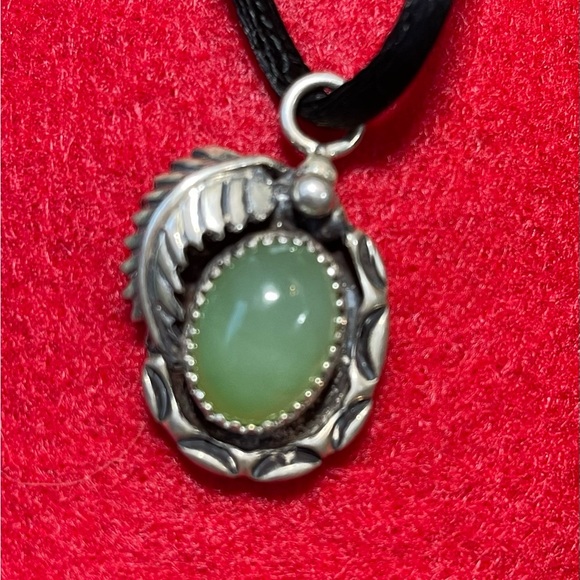 1 1/4” Sterling & Stone Pendant Great Detail. FREE Shipping - Picture 2 of 3
